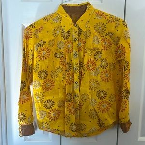 Ultra fit women’s 20 X size medium 100% cotton pearl snap button down